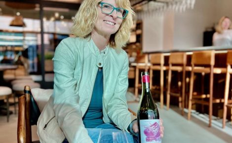 Elizabeth Smith, a nominee for WTA, will serve as a judge at the Winelovers Wine Awards in Budapest