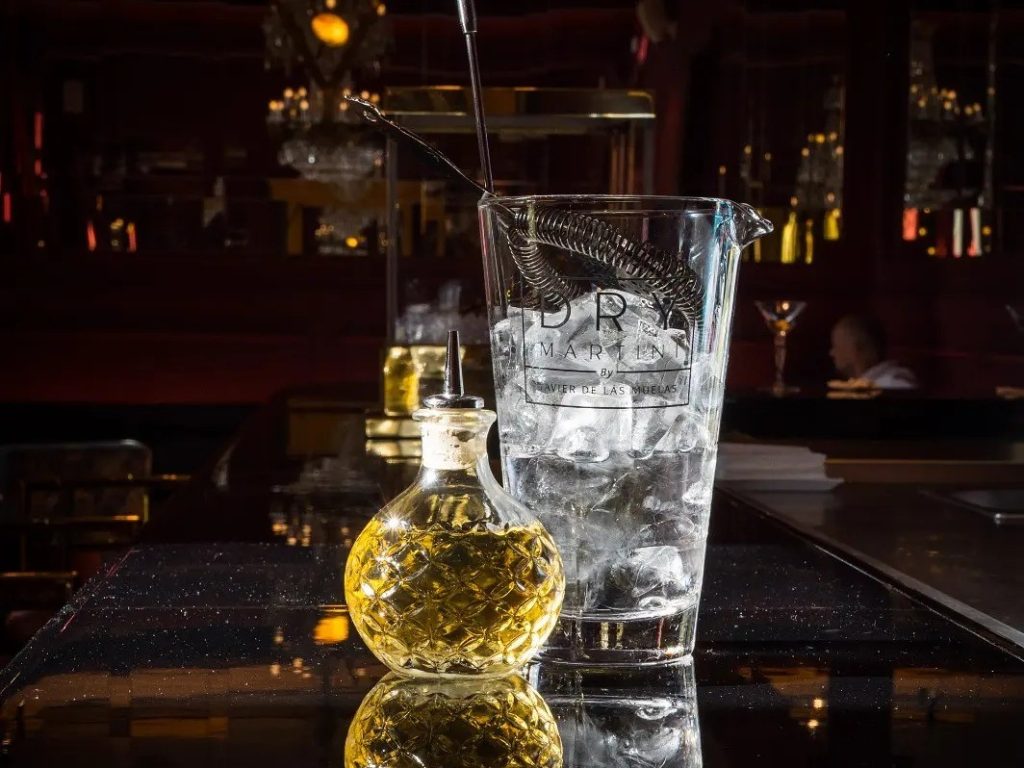 Dry Martini by Javier de las Muelas The bar