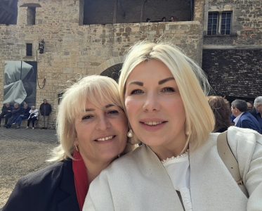 Experienced Wine Professional &Passionate Wine Guide